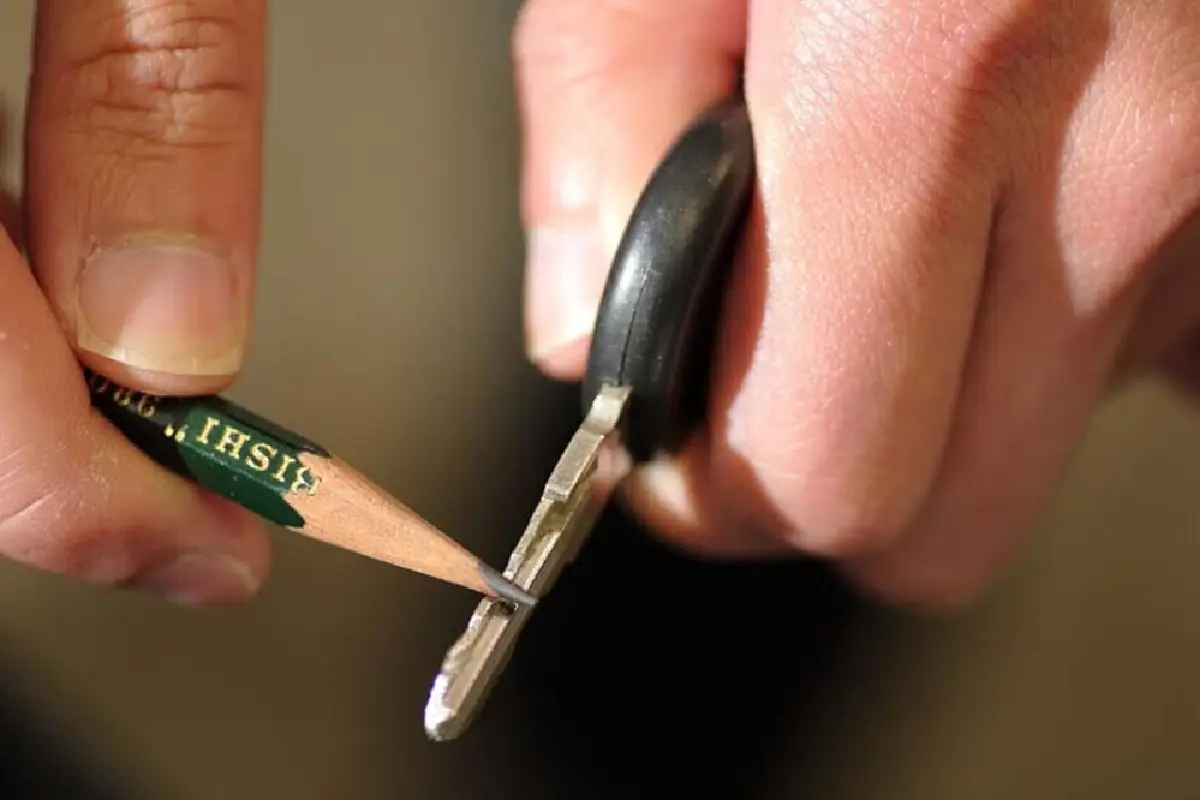 Chave do carro emperrada? O truque simples que a faz funcionar como nova (e tens em casa!)