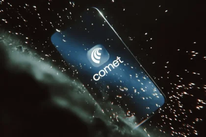 Comet da Perplexity já está no iPhone: o navegador com IA que responde à voz enquanto navega