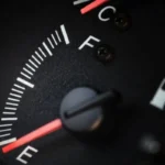 Como conduzir para gastar menos combustível: 10 dicas práticas que funcionam mesmo