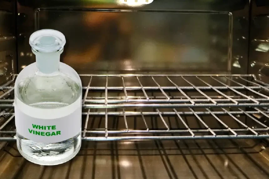 Como limpar as grelhas do forno com vinagre branco: o truque simples que remove toda a gordura acumulada