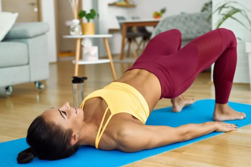 Nem agachamentos nem peso morto: os 4 exercícios que realmente fazem os glúteos crescer