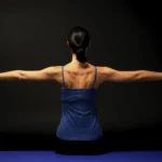 Sem ir ao ginásio: estes são os 3 exercícios que podes fazer em casa e que te ajudam a melhorar a postura