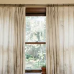 Como lavar cortinas sujas e deixá-las como novas