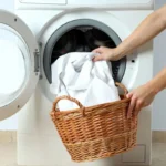 Por que não deves lavar roupa preta e branca na mesma máquina: o erro fatal que quase todos cometem