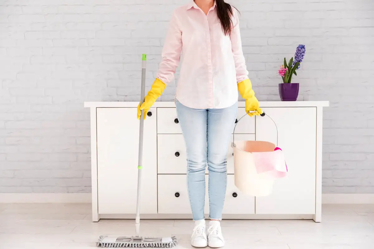 Não peça desculpa pelo caos: 9 truques para uma limpeza express antes dos convidados chegarem