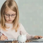 Como ensinar literacia financeira às crianças — e quais livros ajudam de verdade