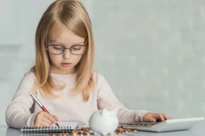 Como ensinar literacia financeira às crianças — e quais livros ajudam de verdade