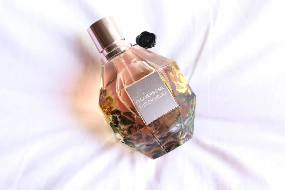 Os 5 melhores perfumes femininos: o teu aroma que ninguém esquece