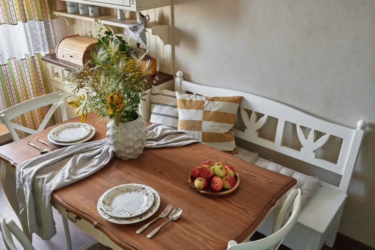 As banquetas passaram de moda: 3 ideias originais e elegantes para as substituir em casa