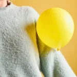 Como usar vinagre para eliminar a eletricidade estática da roupa