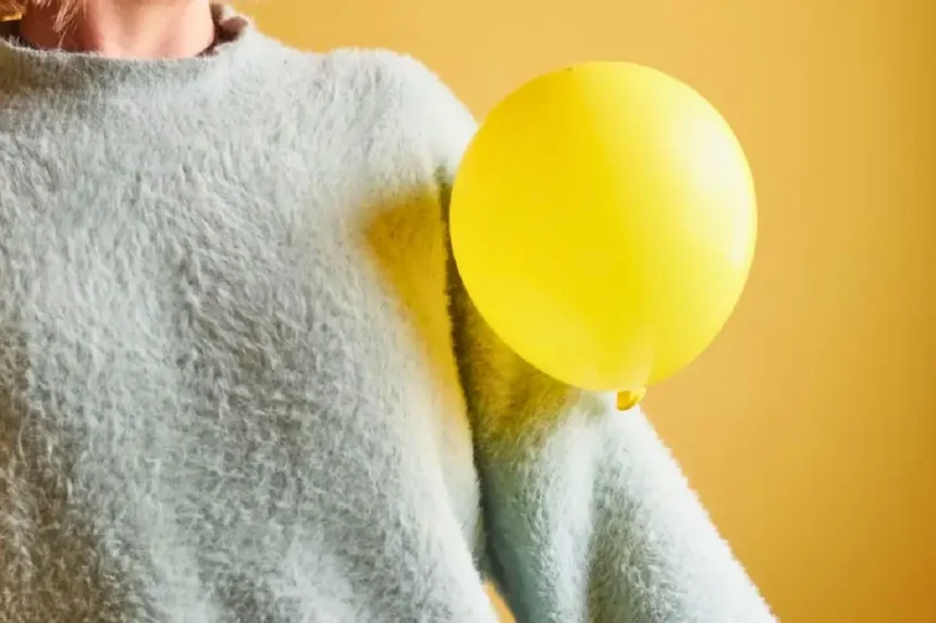 Como usar vinagre para eliminar a eletricidade estática da roupa