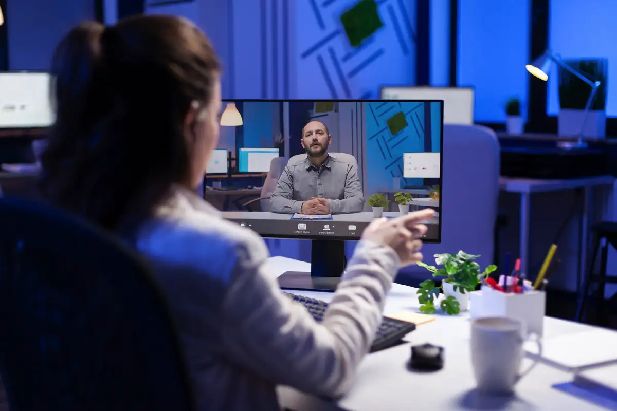 Entrevista de emprego com inteligência artificial: como te preparares sem perder a autenticidade