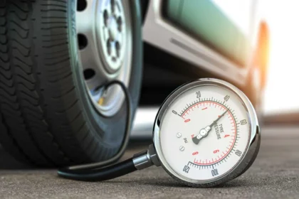 O segredo escondido no seu carro: onde encontrar a medida ideal para as rodas