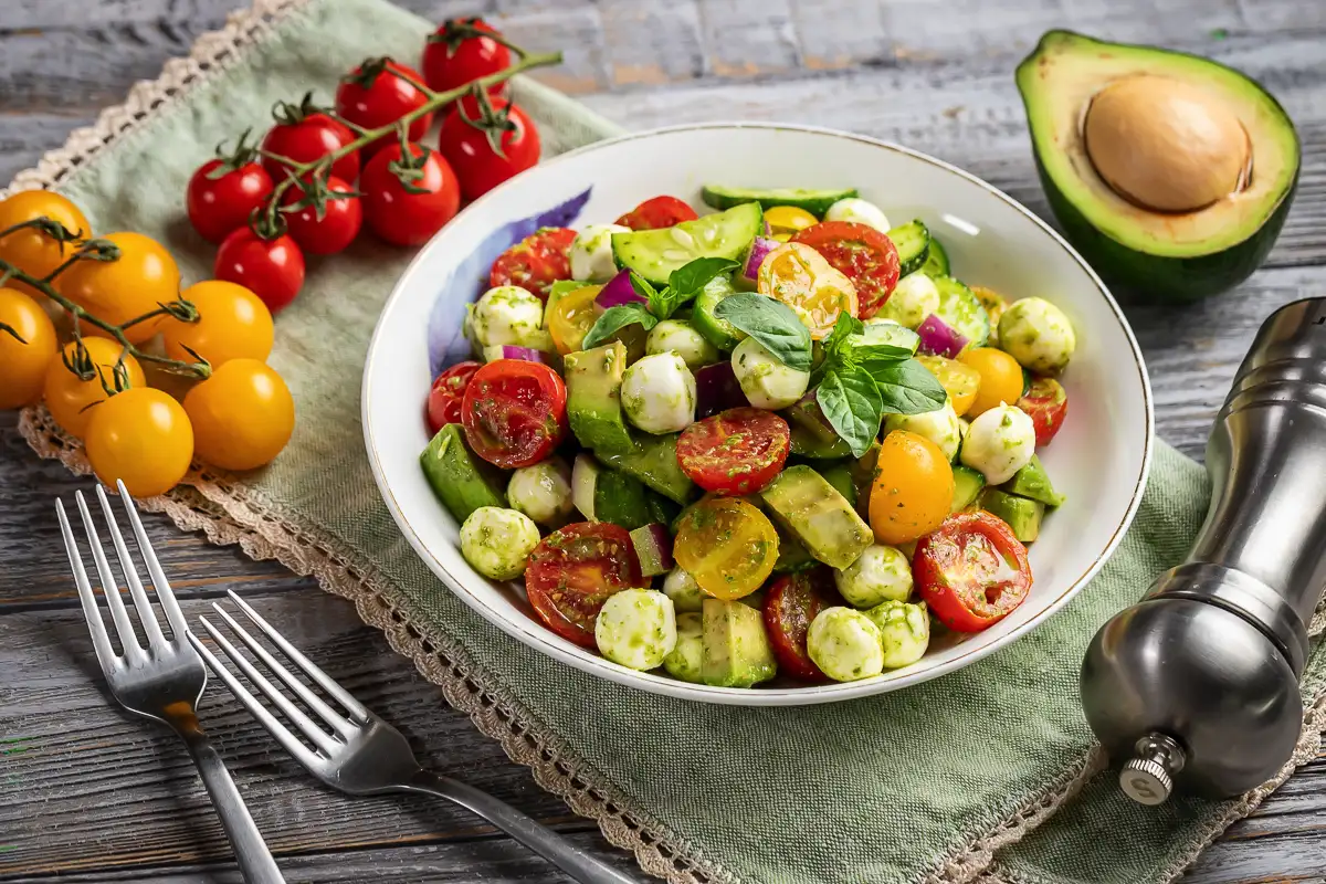 Menu de Páscoa: 5 pratos essenciais que não podem faltar na tua mesa este ano