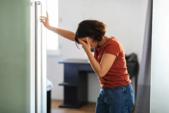 Névoa mental: por que surge e como eliminar — 4 hábitos perigosos que a provocam