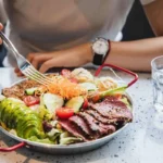 Pode beber água durante as refeições?