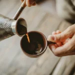 Quando é melhor beber café? A ciência tem a resposta